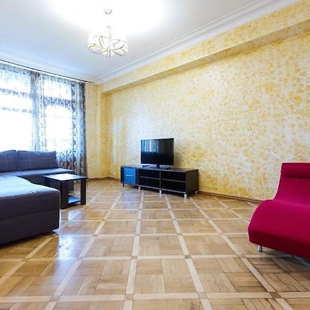 911 Apartments Antonovichа Kiev Extérieur photo