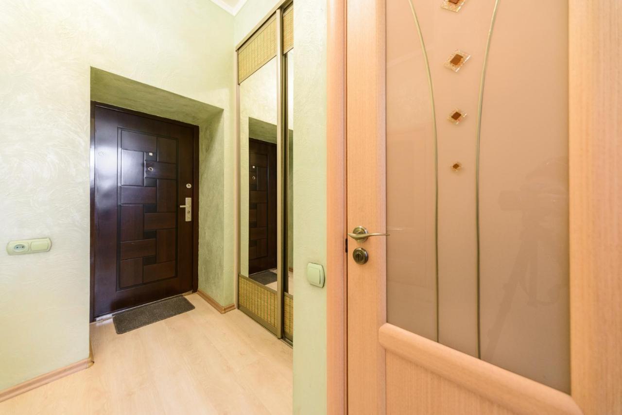 911 Apartments Antonovichа Kiev Extérieur photo