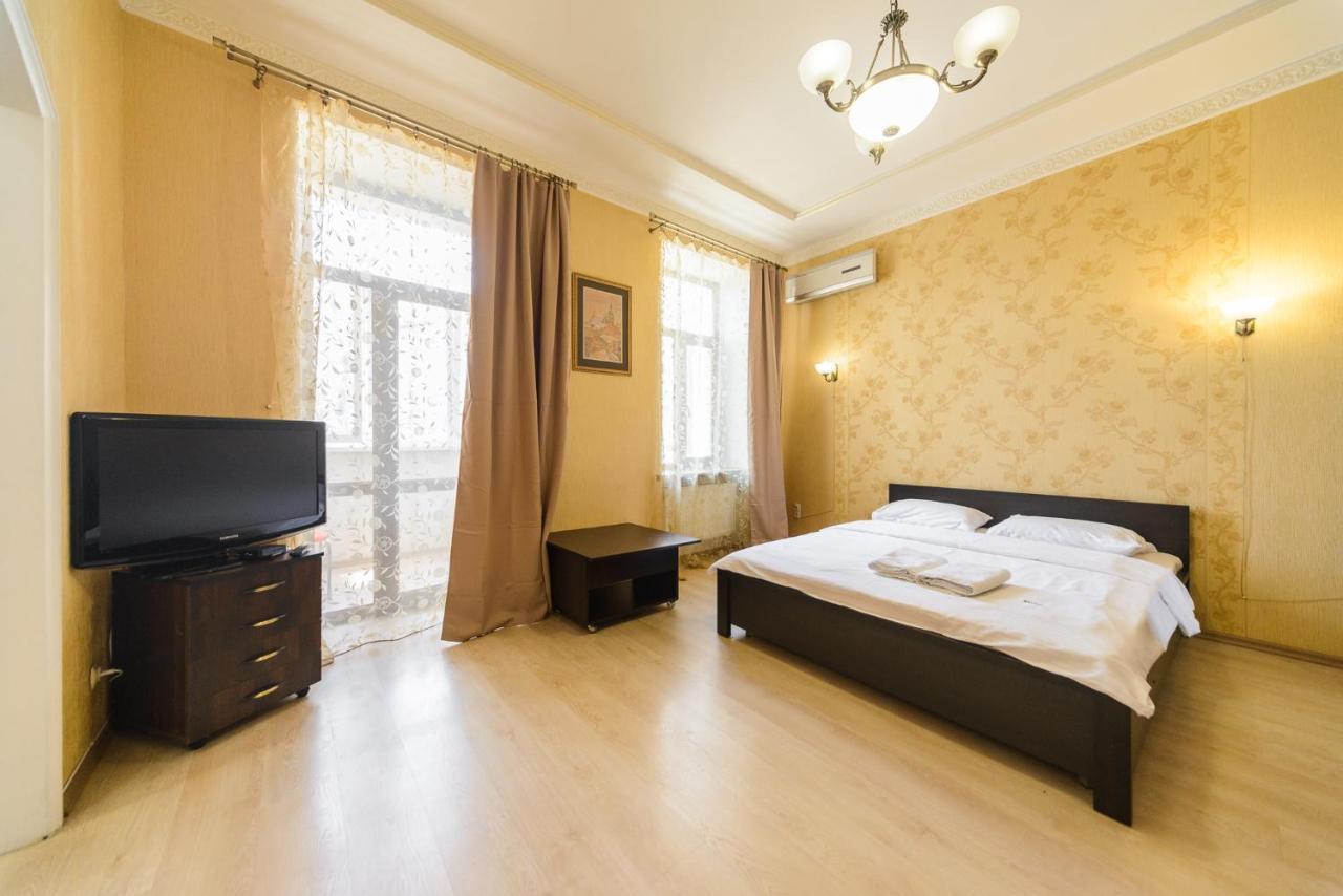 911 Apartments Antonovichа Kiev Extérieur photo