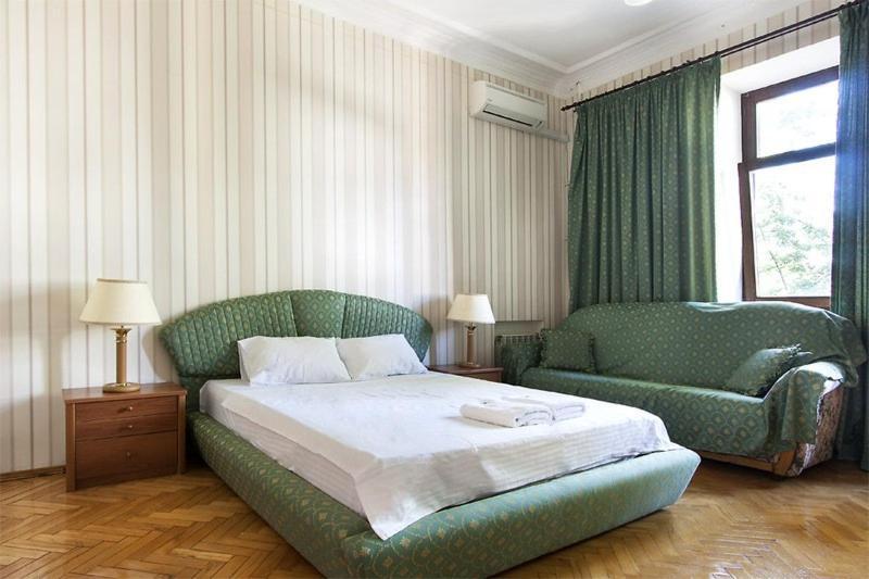 911 Apartments Antonovichа Kiev Extérieur photo