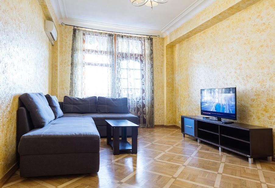 911 Apartments Antonovichа Kiev Extérieur photo