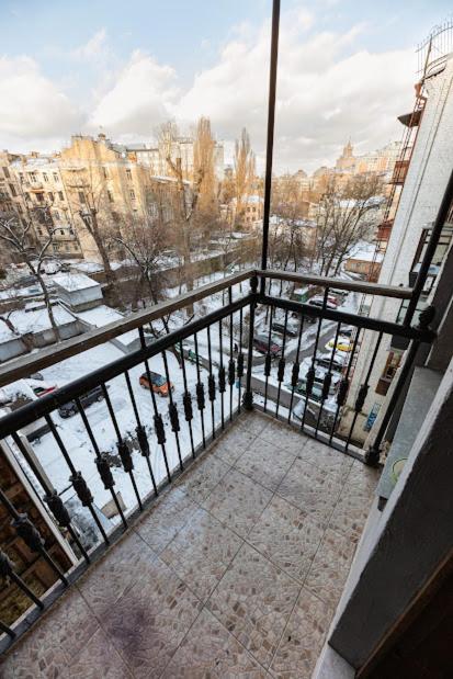 911 Apartments Antonovichа Kiev Extérieur photo