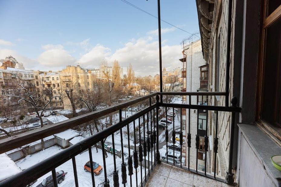 911 Apartments Antonovichа Kiev Extérieur photo