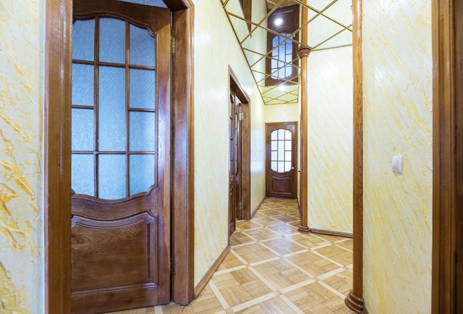 911 Apartments Antonovichа Kiev Extérieur photo