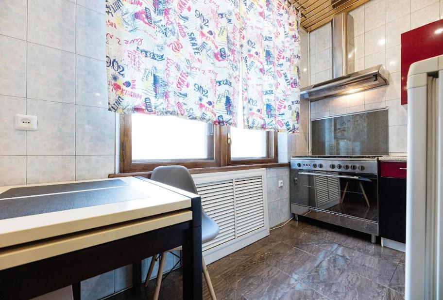 911 Apartments Antonovichа Kiev Extérieur photo
