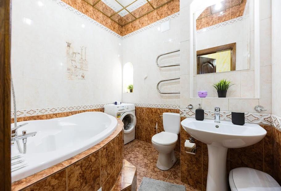 911 Apartments Antonovichа Kiev Extérieur photo