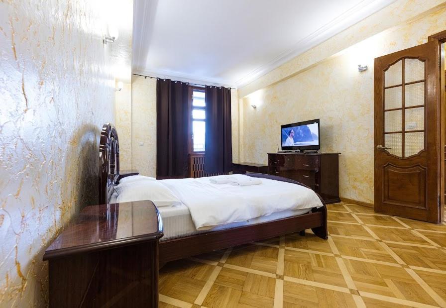 911 Apartments Antonovichа Kiev Extérieur photo