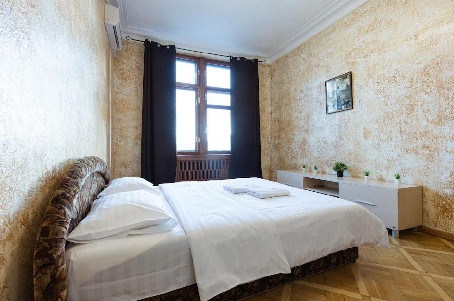 911 Apartments Antonovichа Kiev Extérieur photo