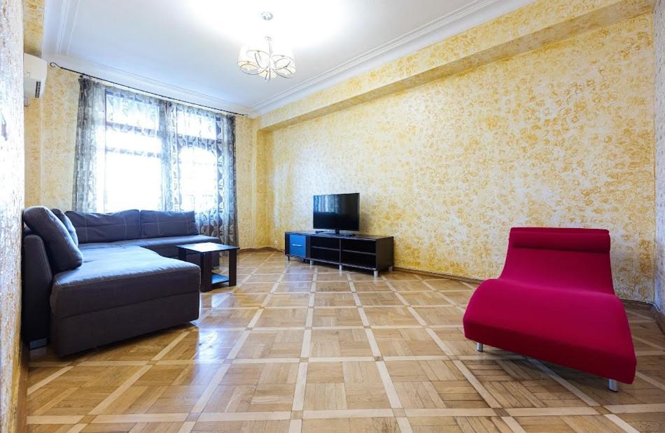 911 Apartments Antonovichа Kiev Extérieur photo