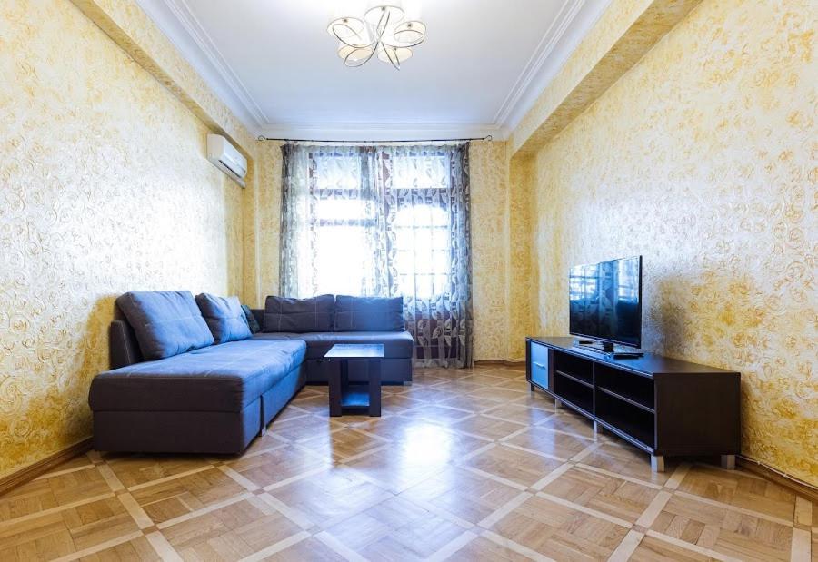 911 Apartments Antonovichа Kiev Extérieur photo