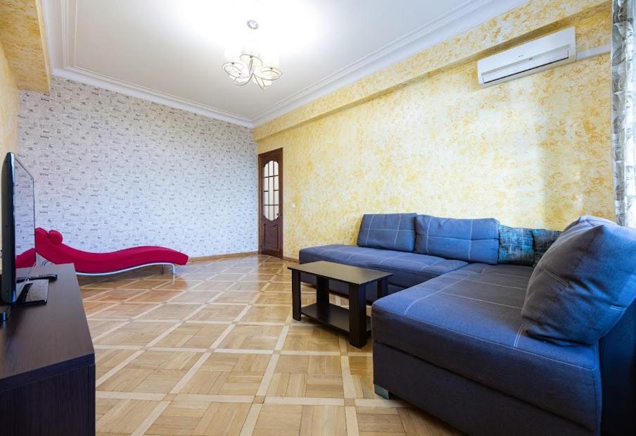 911 Apartments Antonovichа Kiev Extérieur photo
