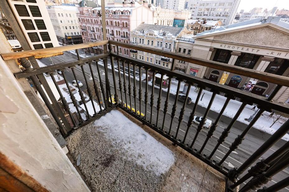 911 Apartments Antonovichа Kiev Extérieur photo